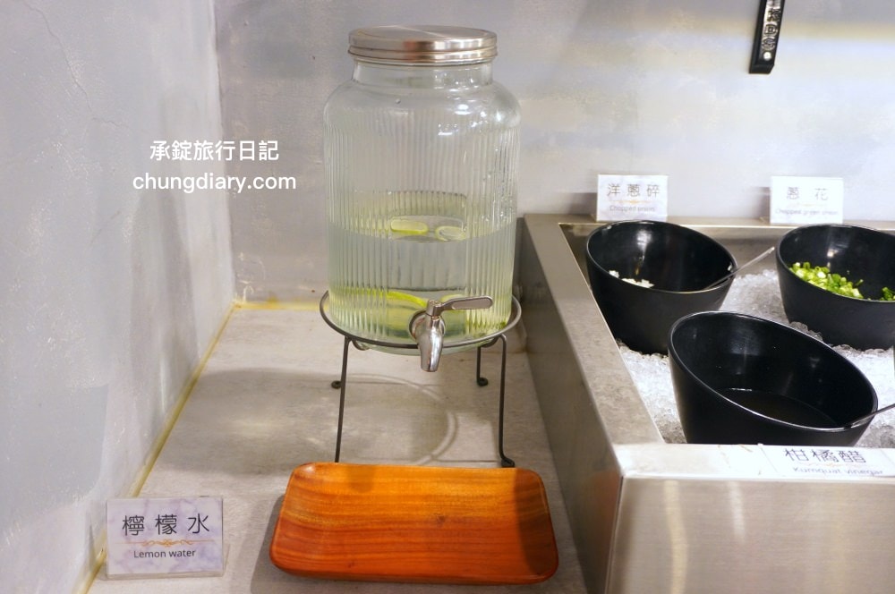 饗鍋物料理|台中西屯火鍋店「火烤兩吃」銅盤烤肉,全新升級!蔬菜自助吧吃到飽,還有免費的蜂蜜牛奶冰淇淋。 - 第16張圖 饗鍋物料理|台中西屯火鍋店「火烤兩吃」銅盤烤肉,全新升級!蔬菜自助吧吃到飽,還有免費的蜂蜜牛奶冰淇淋。