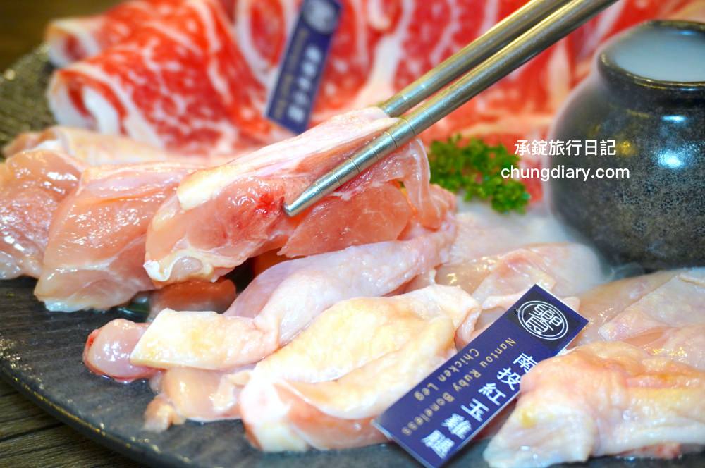 饗鍋物料理|台中西屯火鍋店「火烤兩吃」銅盤烤肉,全新升級!蔬菜自助吧吃到飽,還有免費的蜂蜜牛奶冰淇淋。 - 第27張圖 饗鍋物料理|台中西屯火鍋店「火烤兩吃」銅盤烤肉,全新升級!蔬菜自助吧吃到飽,還有免費的蜂蜜牛奶冰淇淋。