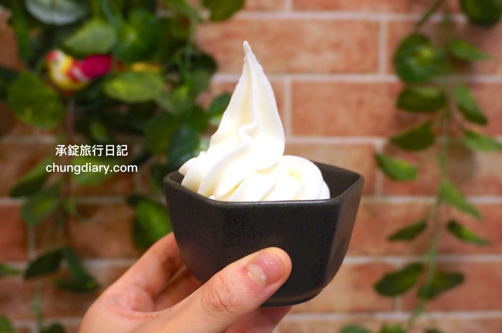 饗鍋物料理|台中西屯火鍋店「火烤兩吃」銅盤烤肉,全新升級!蔬菜自助吧吃到飽,還有免費的蜂蜜牛奶冰淇淋。 - 第18張圖 饗鍋物料理|台中西屯火鍋店「火烤兩吃」銅盤烤肉,全新升級!蔬菜自助吧吃到飽,還有免費的蜂蜜牛奶冰淇淋。