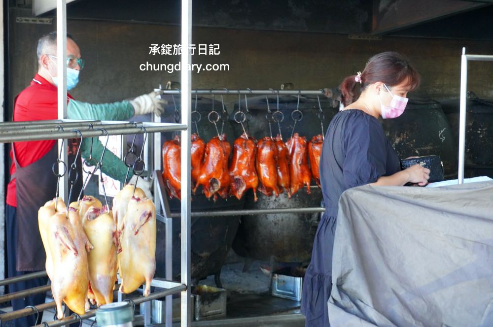 高雄仁武烤鴨怎麼點？招牌「一鴨二吃」全鴨附餅、鹹酥全鴨，2023最新菜單MENU價格。