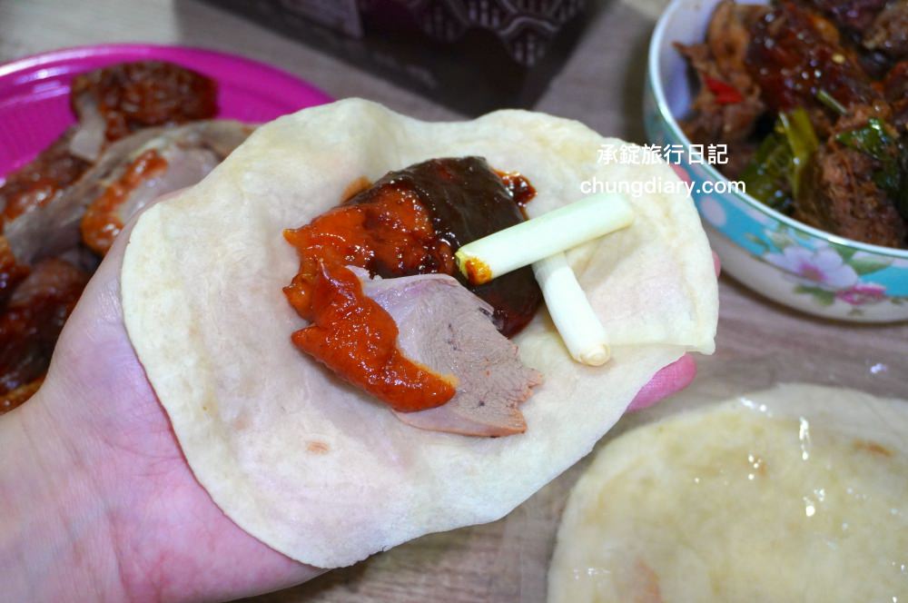 高雄仁武烤鴨怎麼點？招牌「一鴨二吃」全鴨附餅、鹹酥全鴨，2023最新菜單MENU價格。