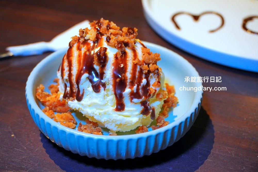 中山站美食【默爾pasta pizza】誠品南西餐廳3樓，餐點皆採現點現做，主打「又薄又脆」手工窯烤義式披薩，台北好吃義大利麵燉飯料理推薦。