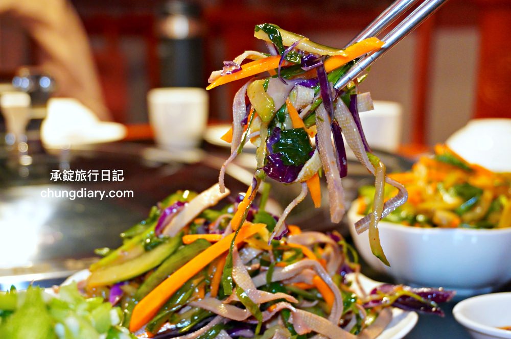 小媳婦鐵鍋燉台中旗艦店|最道地特色東北菜!必點手工玉米餅|漁人町日本星光市集、台中市魚市場-哈漁碼頭旁。 - 第45張圖 小媳婦鐵鍋燉台中旗艦店|最道地特色東北菜!必點手工玉米餅|漁人町日本星光市集、台中市魚市場-哈漁碼頭旁。