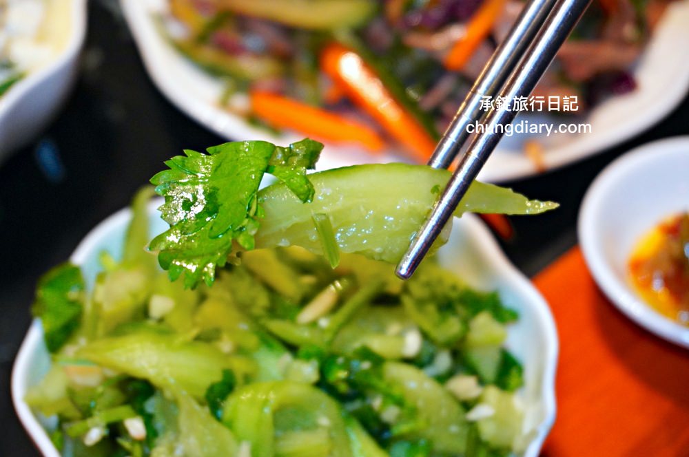 小媳婦鐵鍋燉台中旗艦店|最道地特色東北菜!必點手工玉米餅|漁人町日本星光市集、台中市魚市場-哈漁碼頭旁。 - 第37張圖 小媳婦鐵鍋燉台中旗艦店|最道地特色東北菜!必點手工玉米餅|漁人町日本星光市集、台中市魚市場-哈漁碼頭旁。