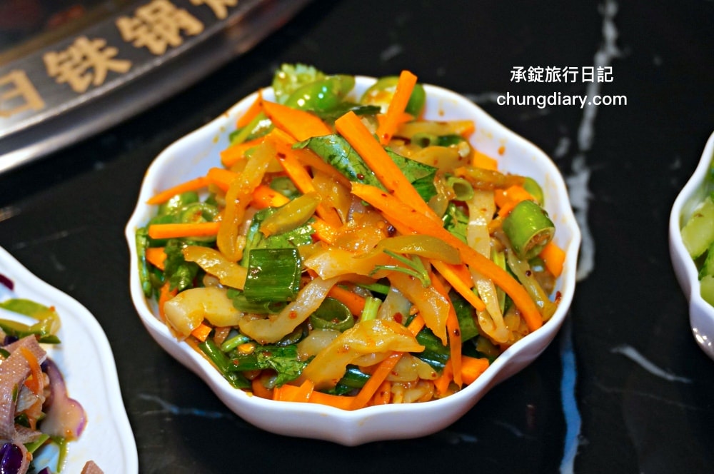 小媳婦鐵鍋燉台中旗艦店|最道地特色東北菜!必點手工玉米餅|漁人町日本星光市集、台中市魚市場-哈漁碼頭旁。 - 第40張圖 小媳婦鐵鍋燉台中旗艦店|最道地特色東北菜!必點手工玉米餅|漁人町日本星光市集、台中市魚市場-哈漁碼頭旁。