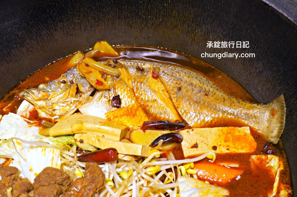 小媳婦鐵鍋燉台中旗艦店|最道地特色東北菜!必點手工玉米餅|漁人町日本星光市集、台中市魚市場-哈漁碼頭旁。 - 第23張圖 小媳婦鐵鍋燉台中旗艦店|最道地特色東北菜!必點手工玉米餅|漁人町日本星光市集、台中市魚市場-哈漁碼頭旁。