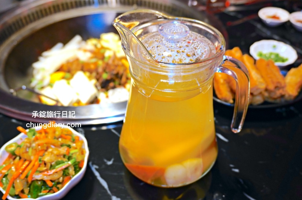 小媳婦鐵鍋燉台中旗艦店|最道地特色東北菜!必點手工玉米餅|漁人町日本星光市集、台中市魚市場-哈漁碼頭旁。 - 第46張圖 小媳婦鐵鍋燉台中旗艦店|最道地特色東北菜!必點手工玉米餅|漁人町日本星光市集、台中市魚市場-哈漁碼頭旁。