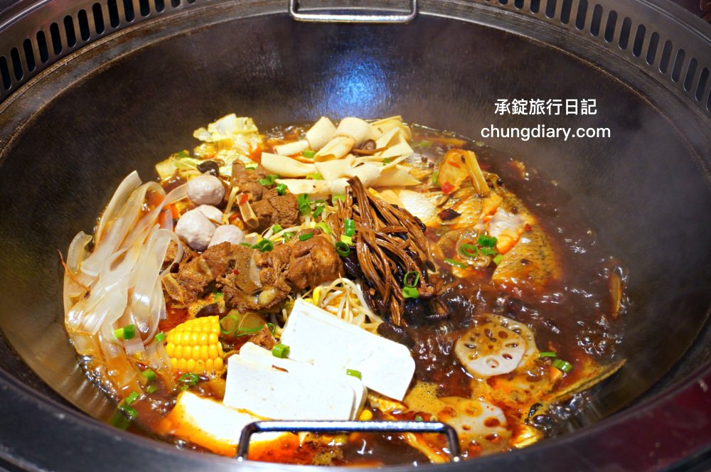 小媳婦鐵鍋燉台中旗艦店|最道地特色東北菜!必點手工玉米餅|漁人町日本星光市集、台中市魚市場-哈漁碼頭旁。 - 第48張圖 小媳婦鐵鍋燉台中旗艦店|最道地特色東北菜!必點手工玉米餅|漁人町日本星光市集、台中市魚市場-哈漁碼頭旁。