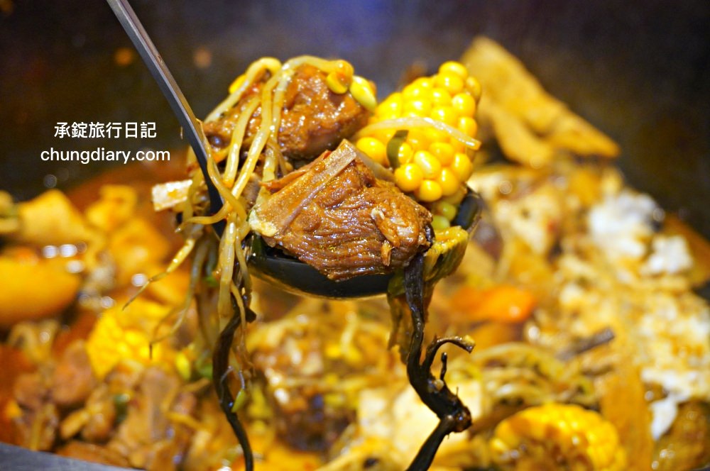 小媳婦鐵鍋燉台中旗艦店|最道地特色東北菜!必點手工玉米餅|漁人町日本星光市集、台中市魚市場-哈漁碼頭旁。 - 第22張圖 小媳婦鐵鍋燉台中旗艦店|最道地特色東北菜!必點手工玉米餅|漁人町日本星光市集、台中市魚市場-哈漁碼頭旁。