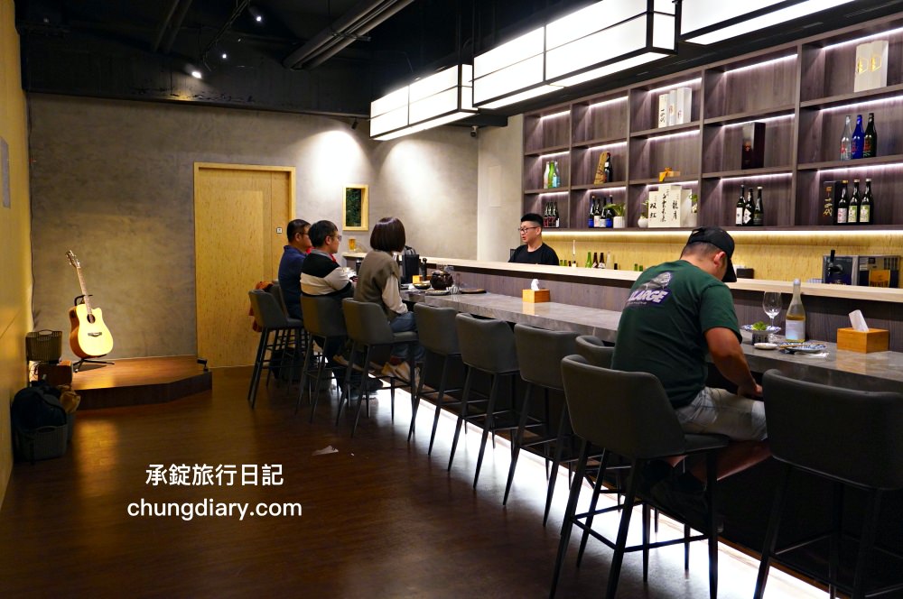 ARAMASA-Sake Bistro母龜小吃部｜日本清酒餐酒館｜台中北區美食酒吧｜特色日式料理：釜飯、烤白鰻、鰻魚飯、預約制の生魚片。