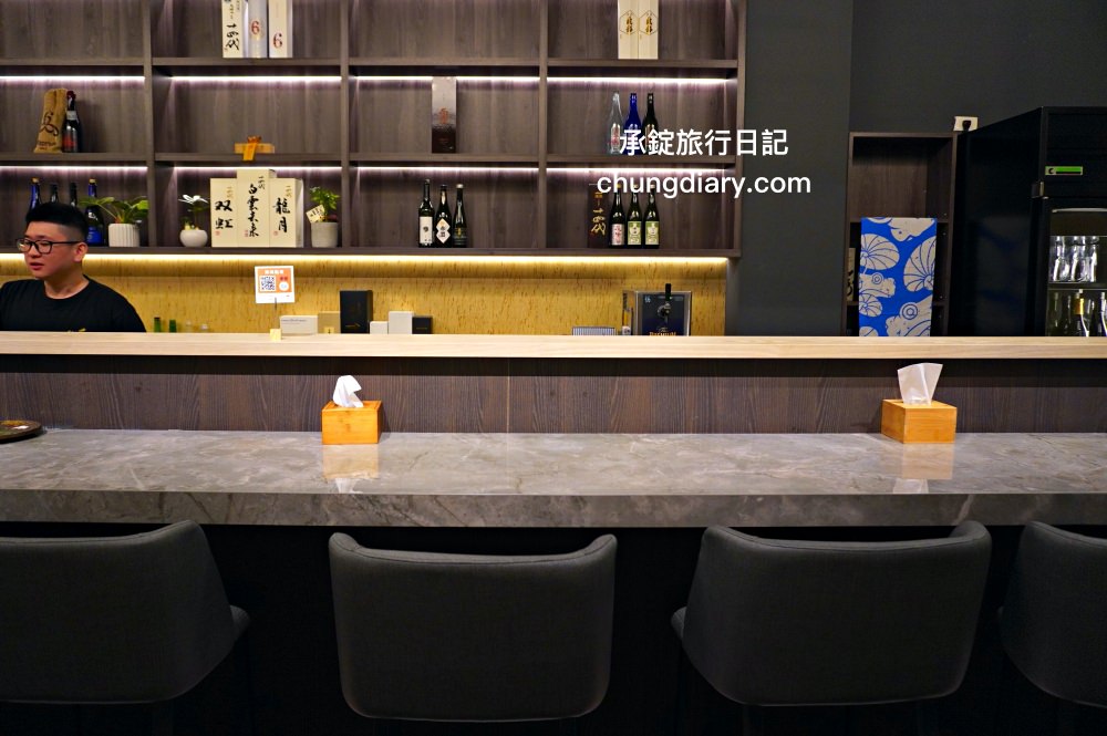 ARAMASA-Sake Bistro母龜小吃部｜日本清酒餐酒館｜台中北區美食酒吧｜特色日式料理：釜飯、烤白鰻、鰻魚飯、預約制の生魚片。