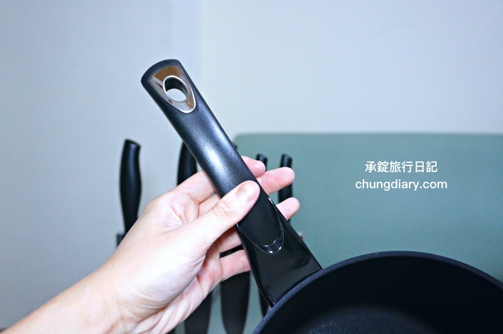 義大利CUOCO小帥鍋 S2|專利石墨烯深煎炒鍋|4.2L超大容量設計!煎、炒、湯三合一鍋型。 - 第6張圖 義大利CUOCO小帥鍋 S2|專利石墨烯深煎炒鍋|4.2L超大容量設計!煎、炒、湯三合一鍋型。