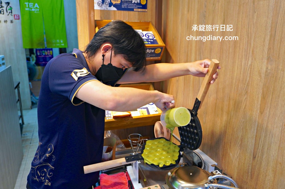 十二韻太平中山店｜限定門市！雞蛋仔現點現做｜玫瑰美妍冰茶、埔里甘蔗青茶、蜂蜜檸檬粉粿、粉珍粿奶茶。