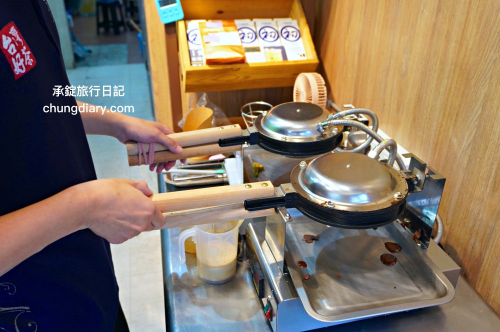 十二韻太平中山店｜限定門市！雞蛋仔現點現做｜玫瑰美妍冰茶、埔里甘蔗青茶、蜂蜜檸檬粉粿、粉珍粿奶茶。