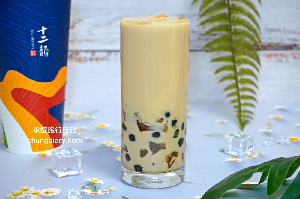 十二韻太平中山店｜限定門市！雞蛋仔現點現做｜玫瑰美妍冰茶、埔里甘蔗青茶、蜂蜜檸檬粉粿、粉珍粿奶茶。