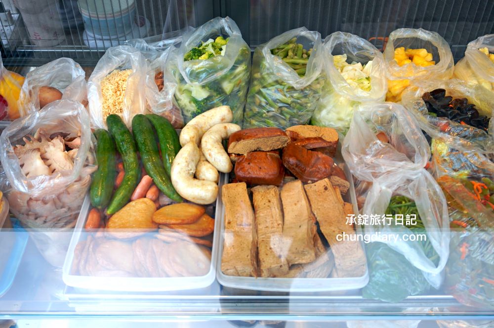 木子李鹽水雞｜台中太平美食｜乾淨衛生小吃餐車，好吃不貴，獨家胡椒粉配方，清爽不油膩！鄰近～東區精武車站。