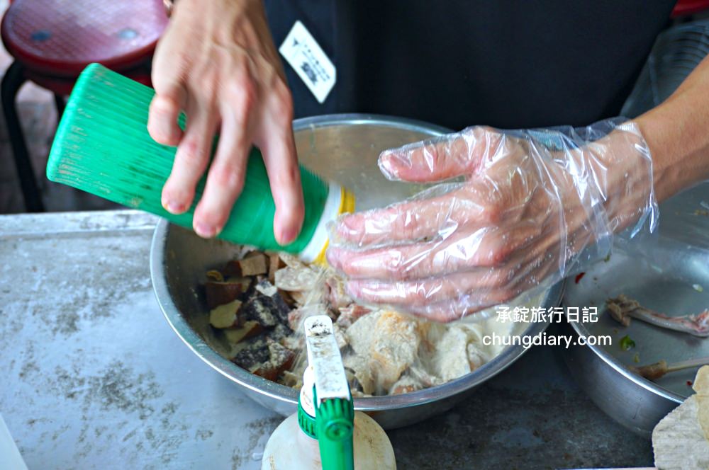 木子李鹽水雞｜台中太平美食｜乾淨衛生小吃餐車，好吃不貴，獨家胡椒粉配方，清爽不油膩！鄰近～東區精武車站。
