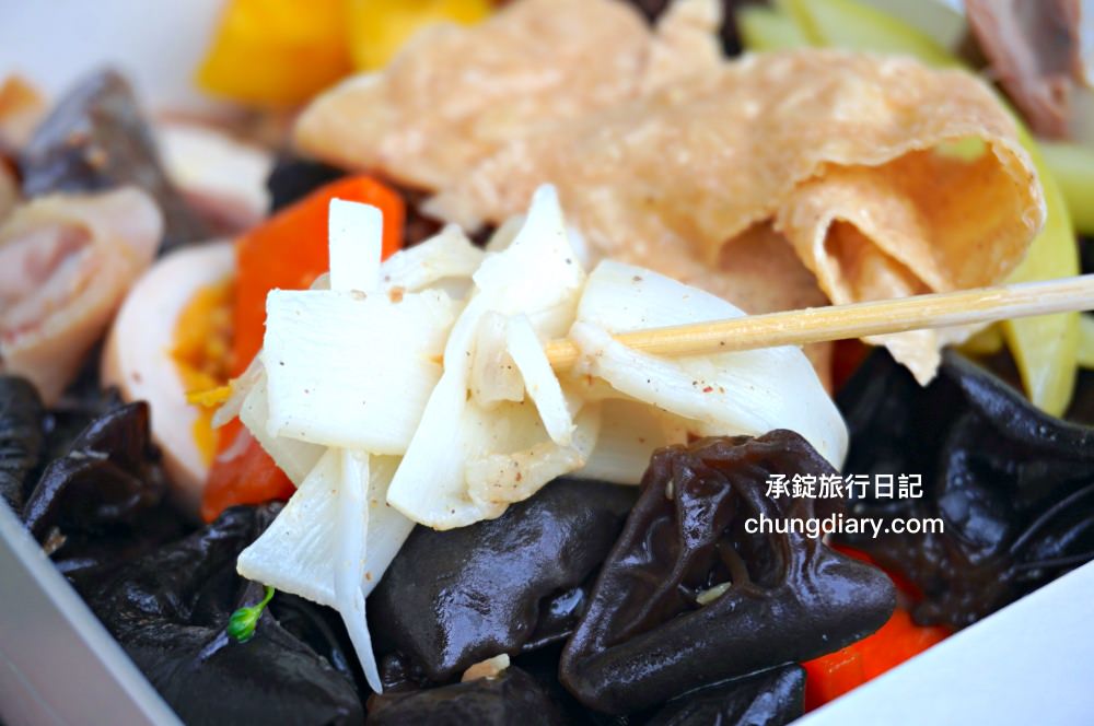 木子李鹽水雞｜台中太平美食｜乾淨衛生小吃餐車，好吃不貴，獨家胡椒粉配方，清爽不油膩！鄰近～東區精武車站。