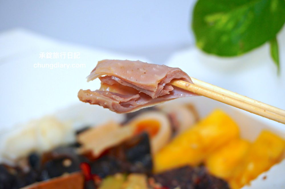 木子李鹽水雞｜台中太平美食｜乾淨衛生小吃餐車，好吃不貴，獨家胡椒粉配方，清爽不油膩！鄰近～東區精武車站。