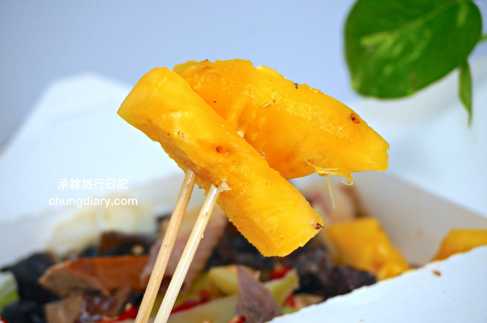 木子李鹽水雞｜台中太平美食｜乾淨衛生小吃餐車，好吃不貴，獨家胡椒粉配方，清爽不油膩！鄰近～東區精武車站。