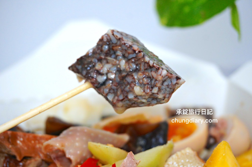 木子李鹽水雞｜台中太平美食｜乾淨衛生小吃餐車，好吃不貴，獨家胡椒粉配方，清爽不油膩！鄰近～東區精武車站。