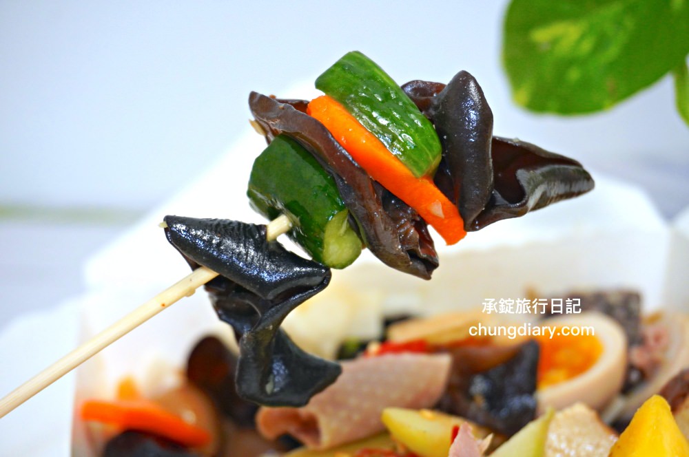 木子李鹽水雞｜台中太平美食｜乾淨衛生小吃餐車，好吃不貴，獨家胡椒粉配方，清爽不油膩！鄰近～東區精武車站。