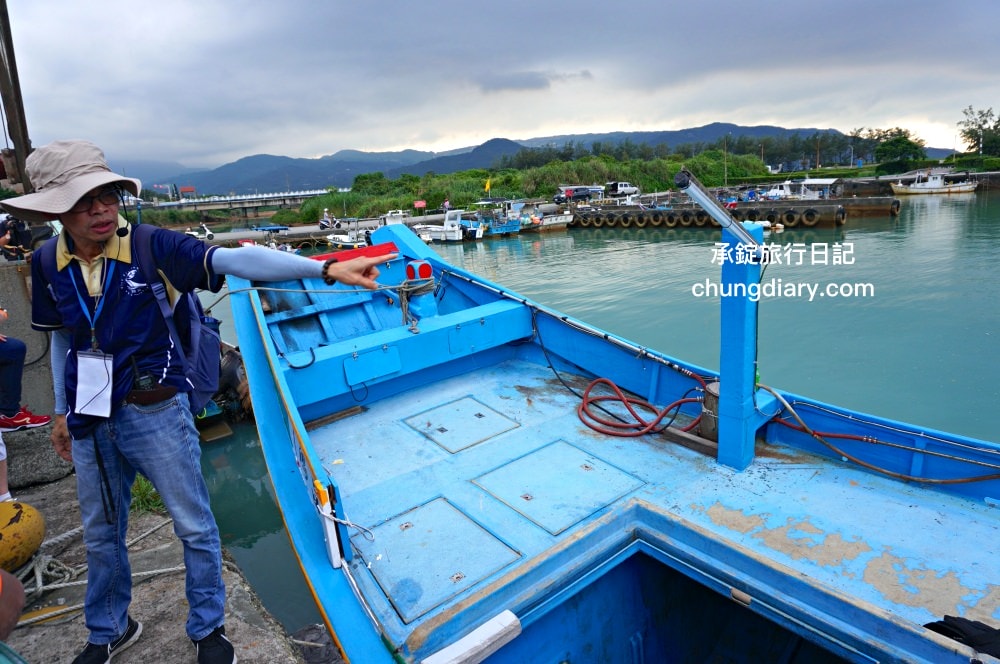 2024金山磺火季！磺港蹦火仔，全球唯一噴火捕魚法，有如海上螢火蟲奇景。