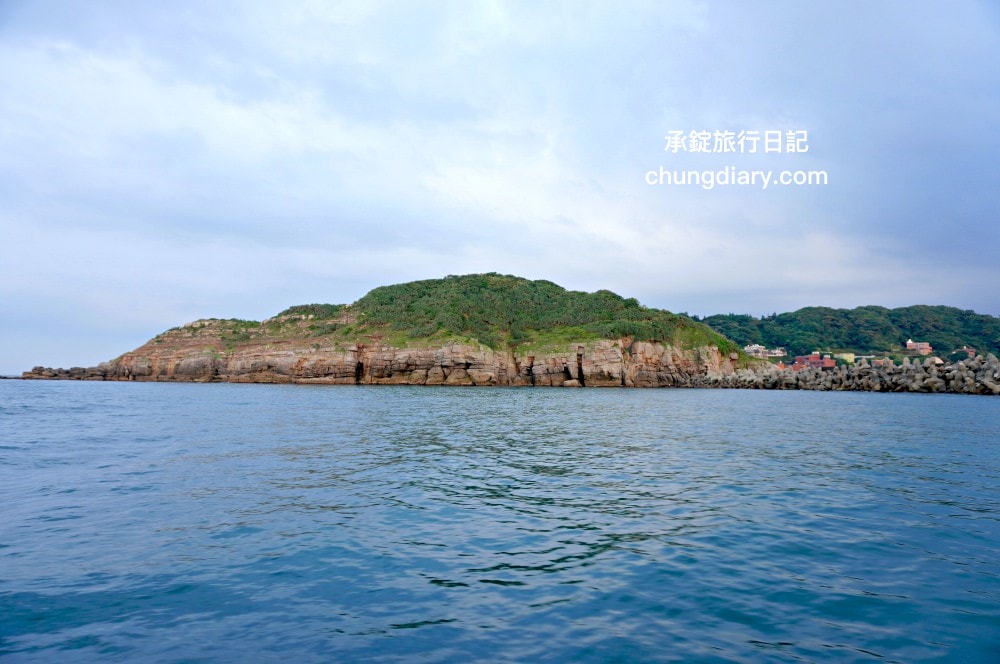 2024金山磺火季！磺港蹦火仔，全球唯一噴火捕魚法，有如海上螢火蟲奇景。