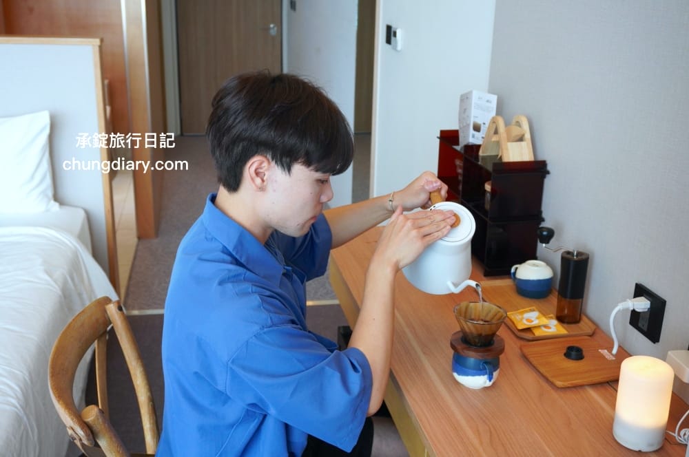 屏東x小琉球兩天一夜！入住緩慢大鵬灣民宿、山川琉璃吊橋、東港王船文化、美人洞、山豬溝、烏鬼洞｜雄獅國內旅遊行程