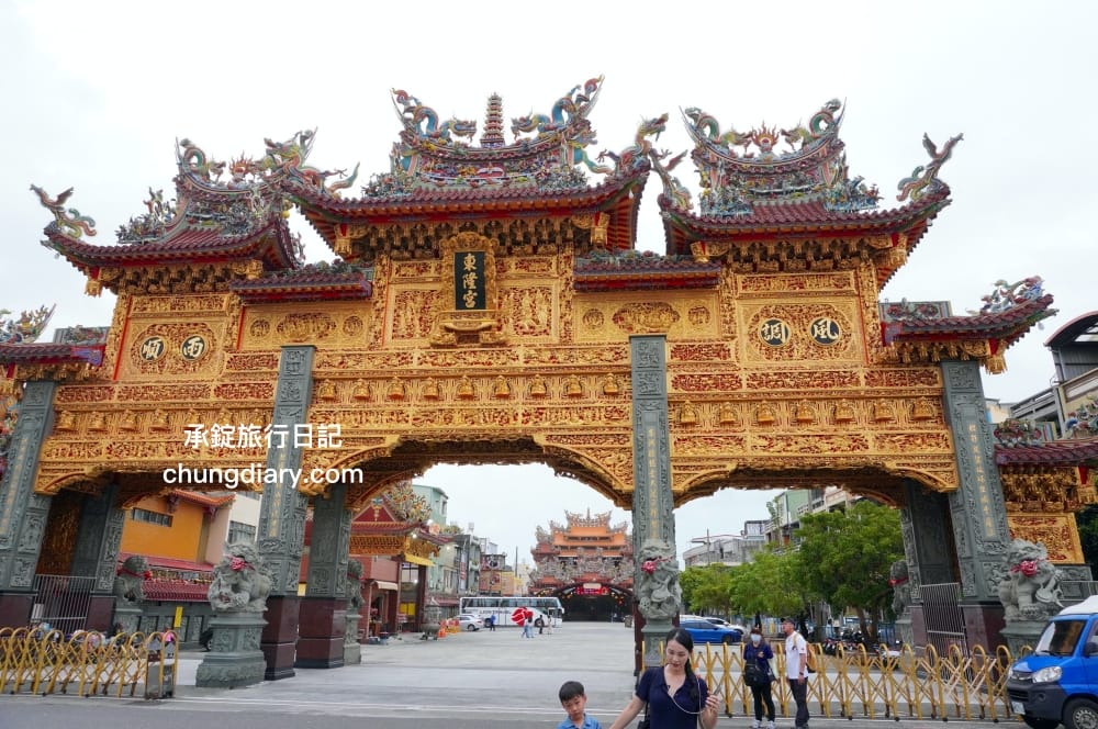 屏東x小琉球兩天一夜！入住緩慢大鵬灣民宿、山川琉璃吊橋、東港王船文化、美人洞、山豬溝、烏鬼洞｜雄獅國內旅遊行程