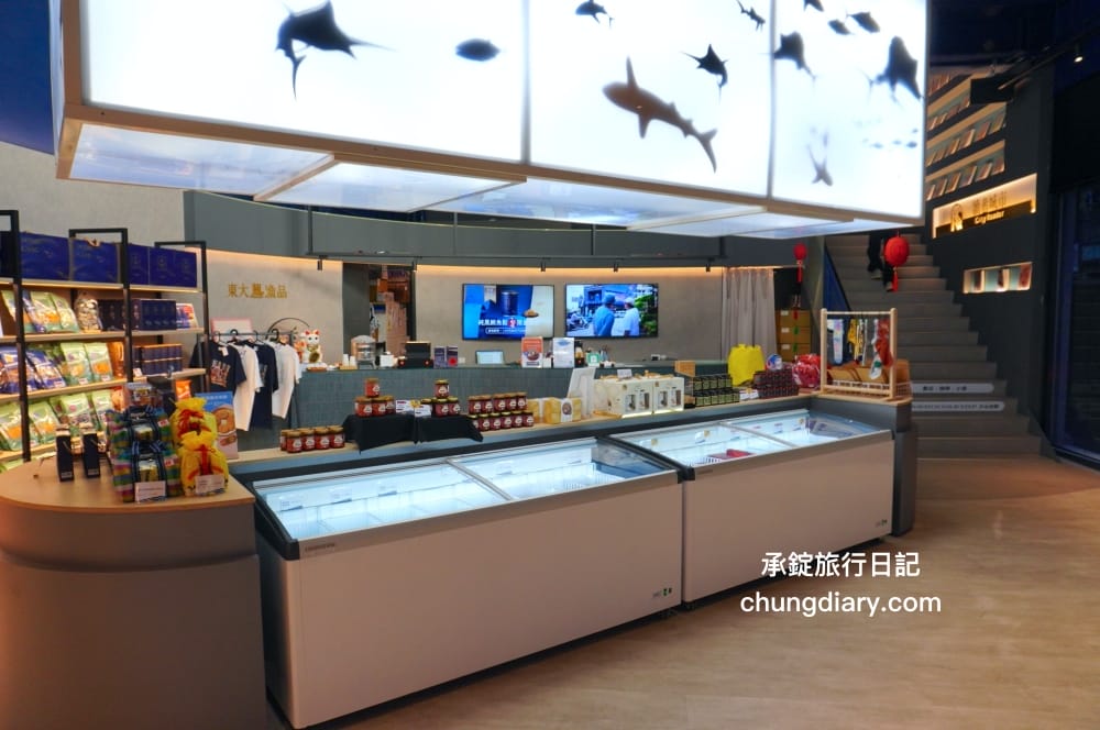 屏東x小琉球兩天一夜！入住緩慢大鵬灣民宿、山川琉璃吊橋、東港王船文化、美人洞、山豬溝、烏鬼洞｜雄獅國內旅遊行程