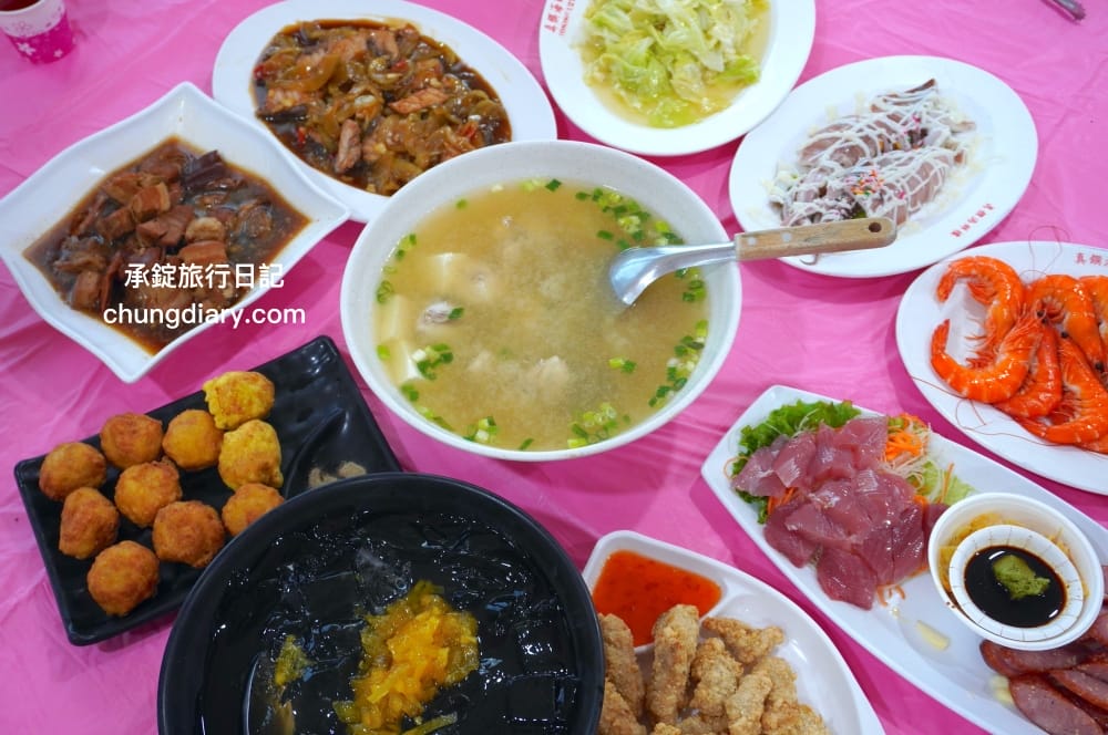 屏東x小琉球兩天一夜！入住緩慢大鵬灣民宿、山川琉璃吊橋、東港王船文化、美人洞、山豬溝、烏鬼洞｜雄獅國內旅遊行程