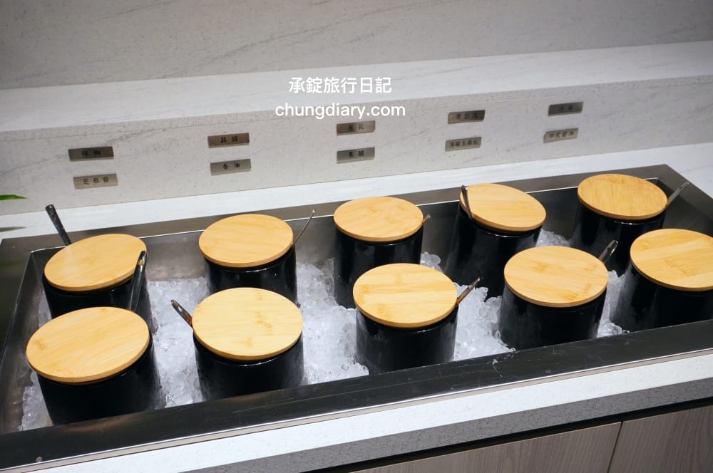 阿米石頭火鍋｜台中北屯松竹路｜最低318元起蔬菜火鍋料吃到飽！下午不休息～營業至凌晨2點！泰國明果冰淇淋、冰棒免費自助。