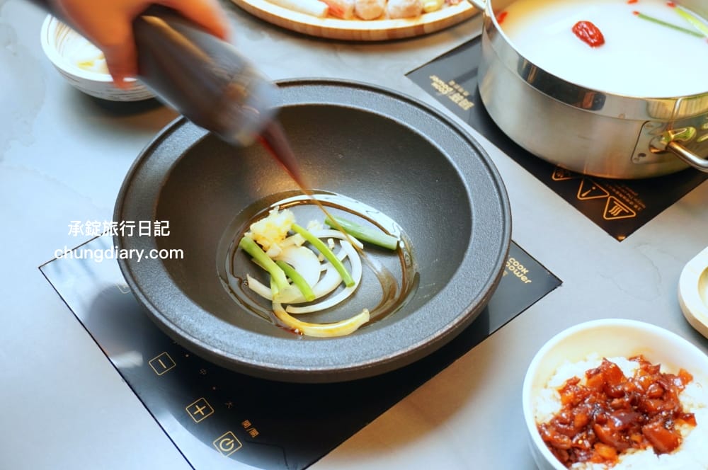 阿米石頭火鍋｜台中北屯松竹路｜最低318元起蔬菜火鍋料吃到飽！下午不休息～營業至凌晨2點！泰國明果冰淇淋、冰棒免費自助。