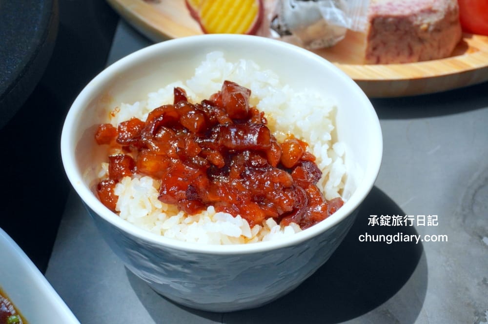 阿米石頭火鍋｜台中北屯松竹路｜最低318元起蔬菜火鍋料吃到飽！下午不休息～營業至凌晨2點！泰國明果冰淇淋、冰棒免費自助。