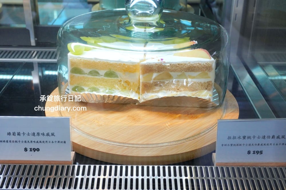 OZM 啢男咖啡甜點｜台中西區咖啡廳｜寵物友善有店狗柴犬！招牌必點肉桂捲、司康、戚風蛋糕。