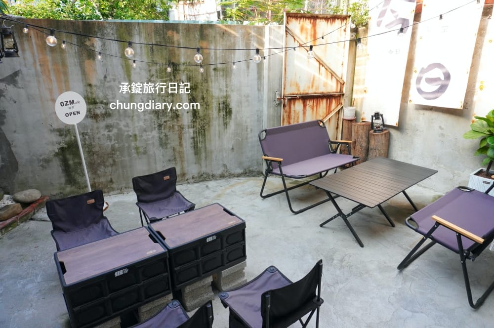 OZM 啢男咖啡甜點｜台中西區咖啡廳｜寵物友善有店狗柴犬！招牌必點肉桂捲、司康、戚風蛋糕。