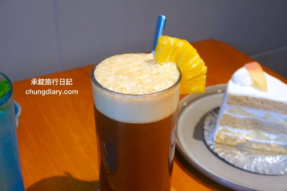 OZM 啢男咖啡甜點｜台中西區咖啡廳｜寵物友善有店狗柴犬！招牌必點肉桂捲、司康、戚風蛋糕。