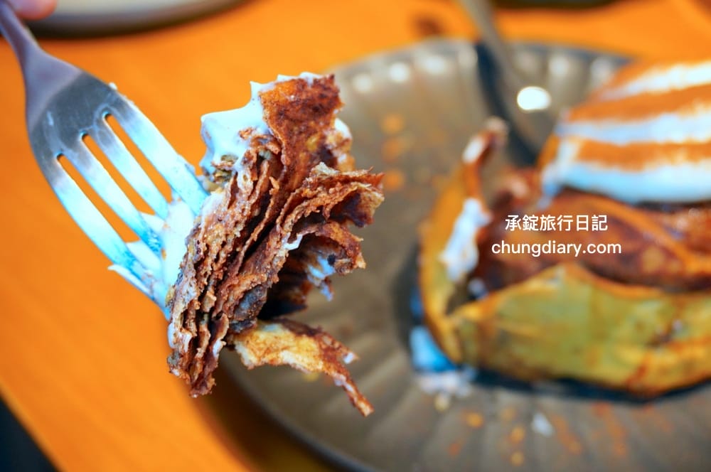 OZM 啢男咖啡甜點｜台中西區咖啡廳｜寵物友善有店狗柴犬！招牌必點肉桂捲、司康、戚風蛋糕。