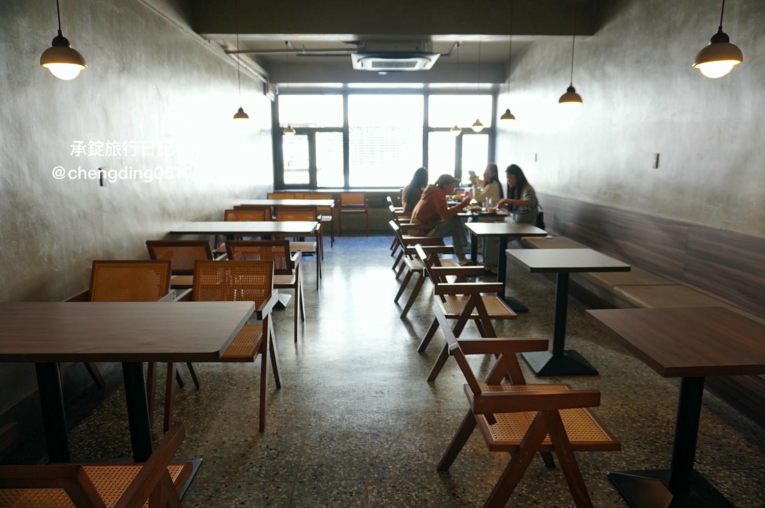 居無定所|台中西區早午餐店|老宅咖啡廳|異國麵包料理|寵物友善餐廳 - 第6張圖 居無定所|台中西區早午餐店|老宅咖啡廳|異國麵包料理|寵物友善餐廳