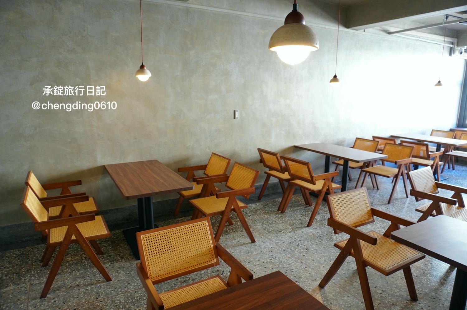 居無定所|台中西區早午餐店|老宅咖啡廳|異國麵包料理|寵物友善餐廳 - 第7張圖 居無定所|台中西區早午餐店|老宅咖啡廳|異國麵包料理|寵物友善餐廳