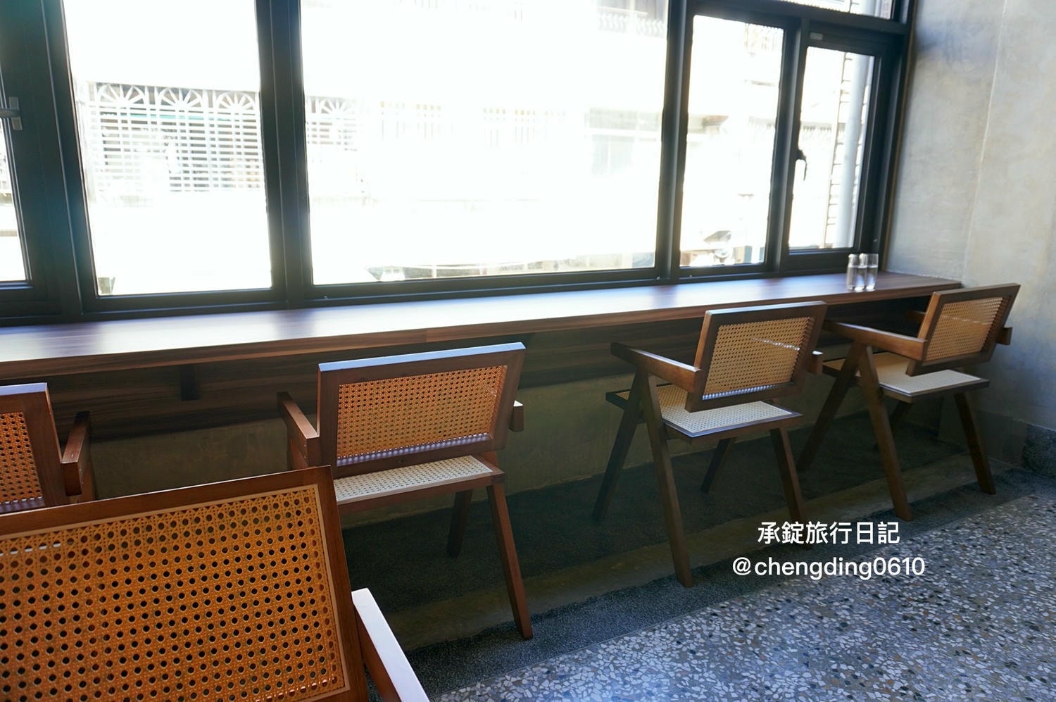 居無定所|台中西區早午餐店|老宅咖啡廳|異國麵包料理|寵物友善餐廳 - 第8張圖 居無定所|台中西區早午餐店|老宅咖啡廳|異國麵包料理|寵物友善餐廳