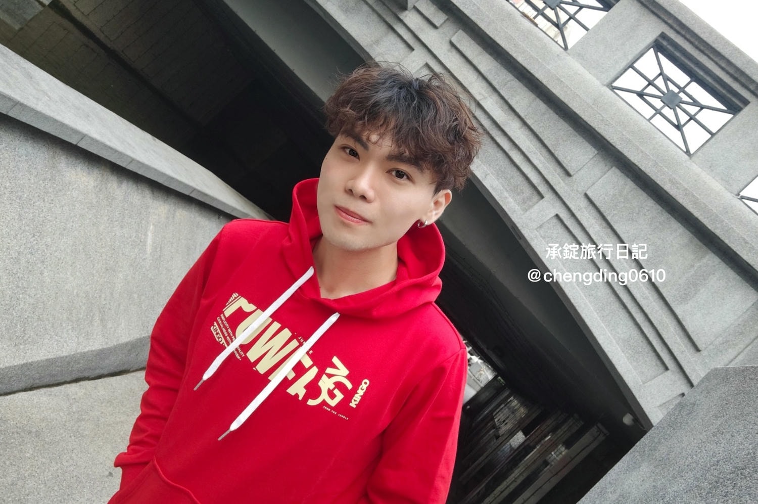 台灣第一休閒服飾品牌【KINGO】紅色印花帽T，男女款XS-4XL，過年「紅色穿搭」喜慶迎新年！