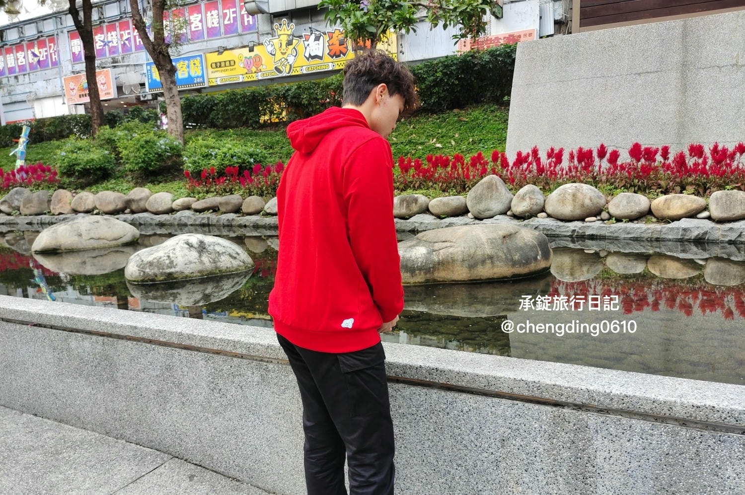 台灣第一休閒服飾品牌【KINGO】紅色印花帽T，男女款XS-4XL，過年「紅色穿搭」喜慶迎新年！