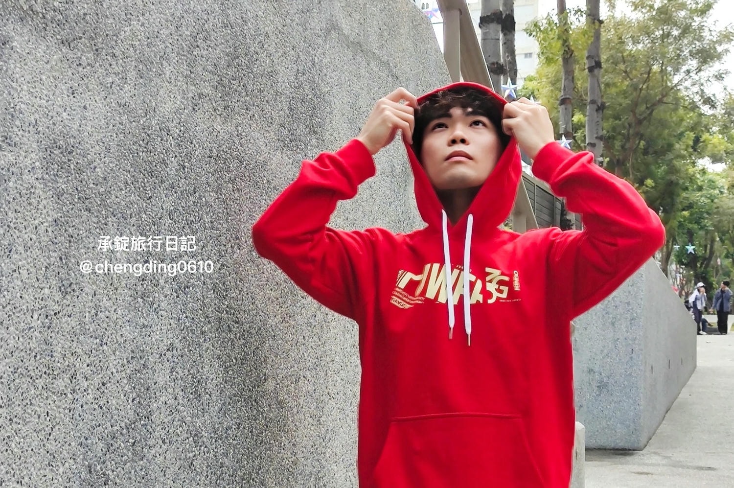 台灣第一休閒服飾品牌【KINGO】紅色印花帽T，男女款XS-4XL，過年「紅色穿搭」喜慶迎新年！