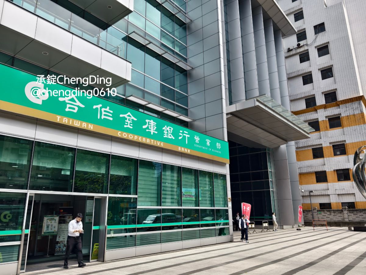 原廠出清【2025台北特賣會】UNDER ARMOUR運動服飾品牌，全場特價商品99元起！3件再8折、5件再7折～買愈多省越多！