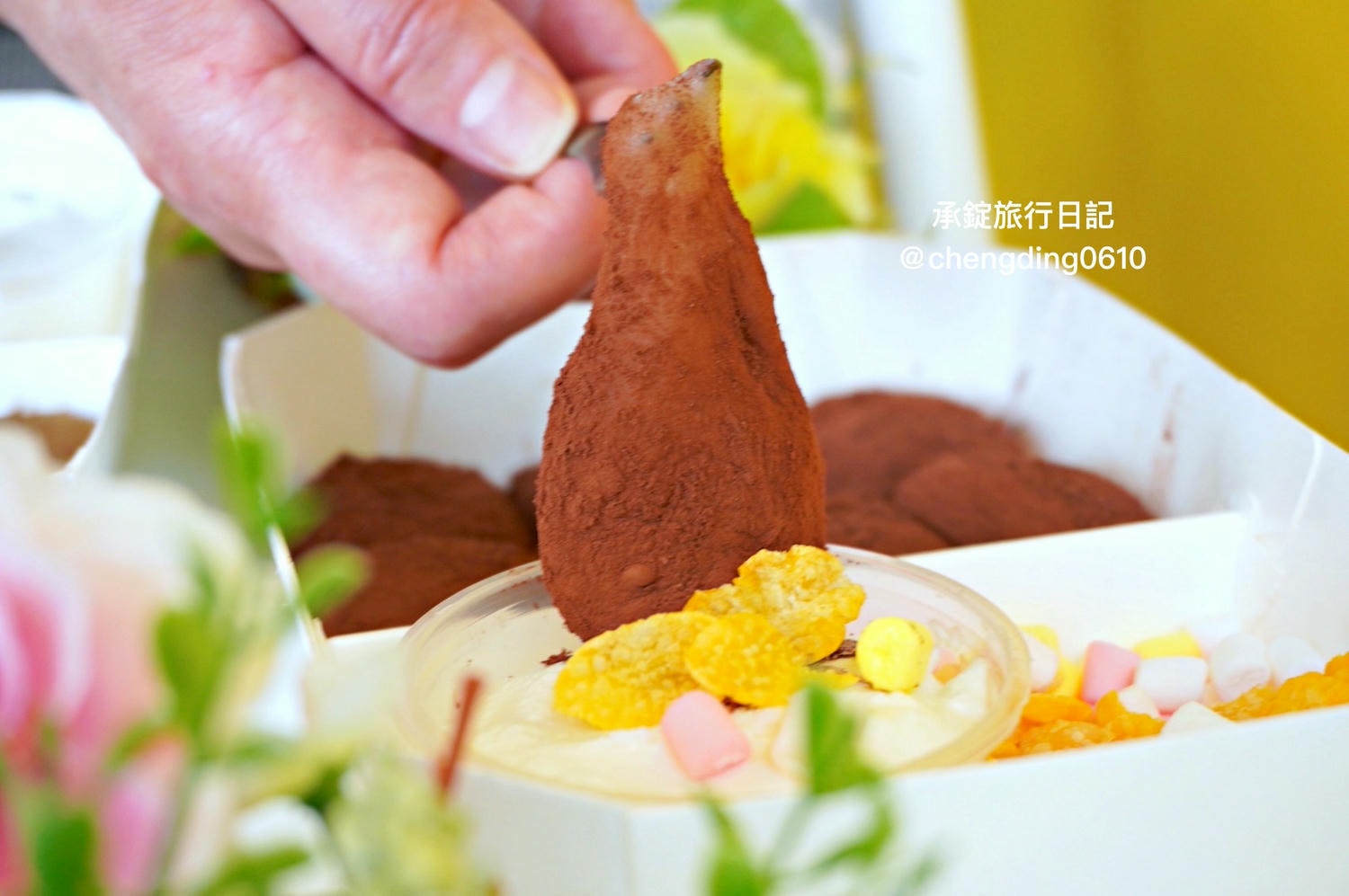 芳塢碼頭專業麻糬西屯店｜台中傳統麻糬多達9種口味！雲朵麻糬「沾上奶醬」創意新吃法。