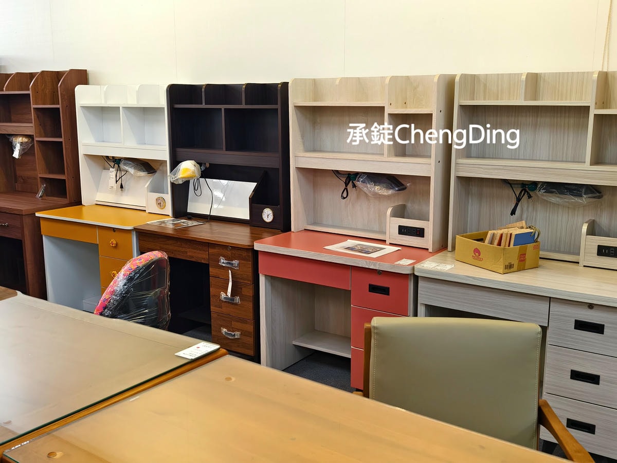 彰化家具行【先進傢俱 × iCAKU愛庫家居】3000坪大型展場|沙發、床墊、衣櫃、系統櫃一次看! - 第36張圖