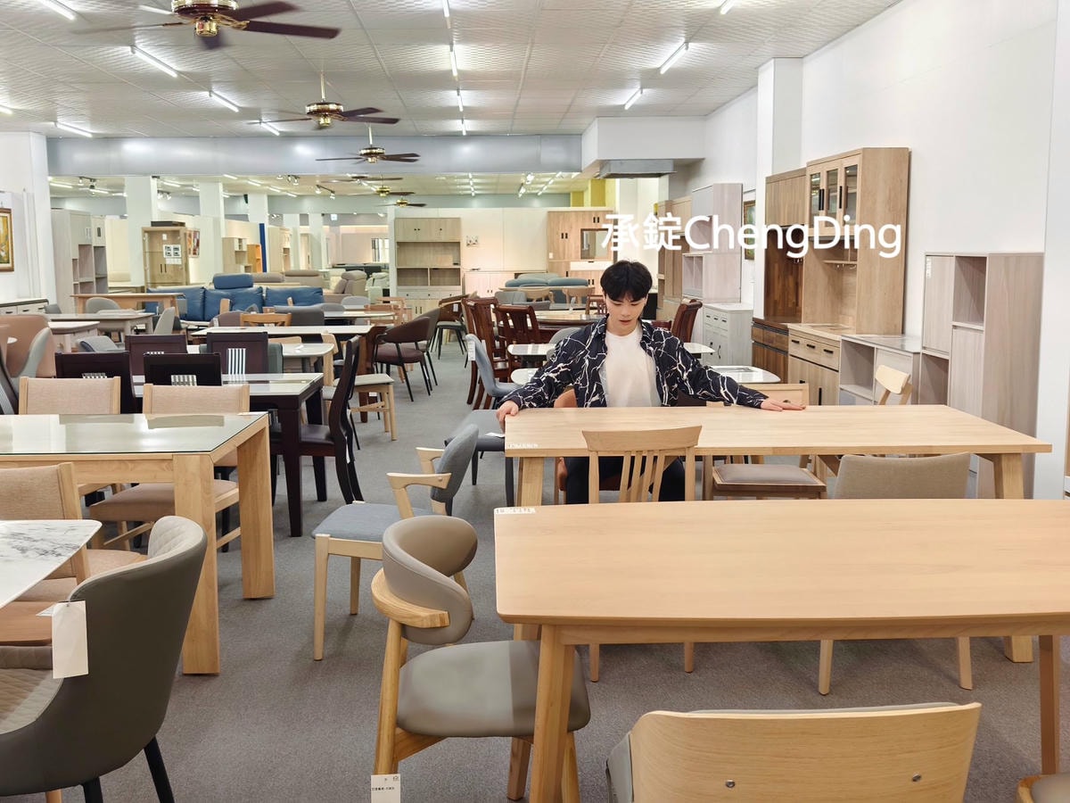 彰化家具行【先進傢俱 × iCAKU愛庫家居】3000坪大型展場|沙發、床墊、衣櫃、系統櫃一次看! - 第40張圖