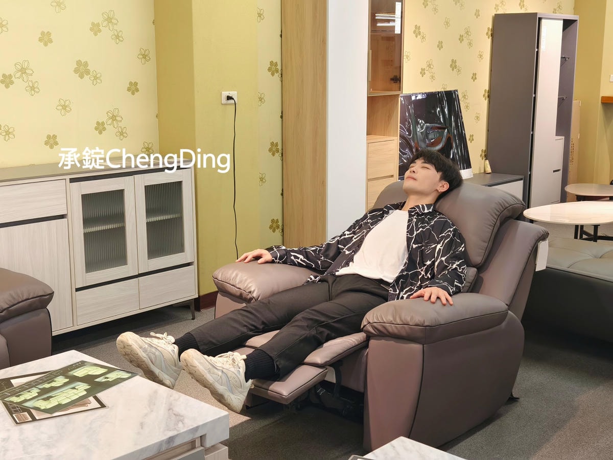 彰化家具行【先進傢俱 × iCAKU愛庫家居】3000坪大型展場|沙發、床墊、衣櫃、系統櫃一次看! - 第18張圖